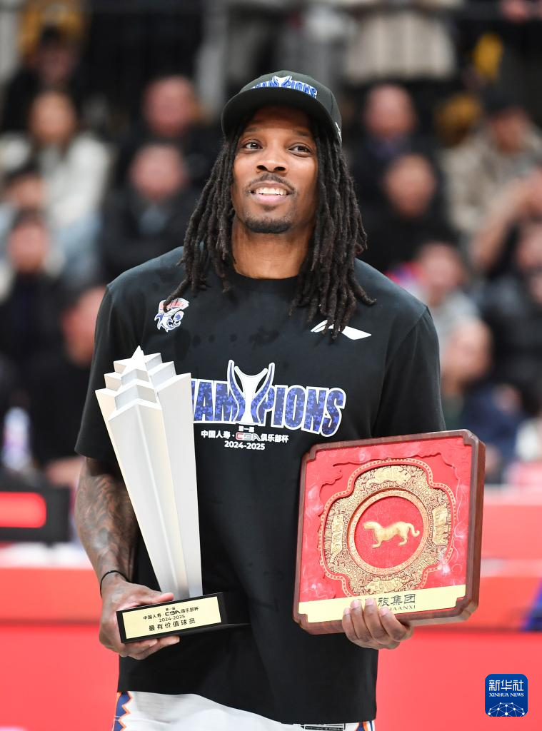 包含上海久事训练开放日,集结日迎来里程碑引欢呼,足总杯在即,阵容厚度经受考验的词条 包含上海久事训练开放日,集结日迎来里程碑引欢呼,足总杯在即,阵容厚度经受考验的词条