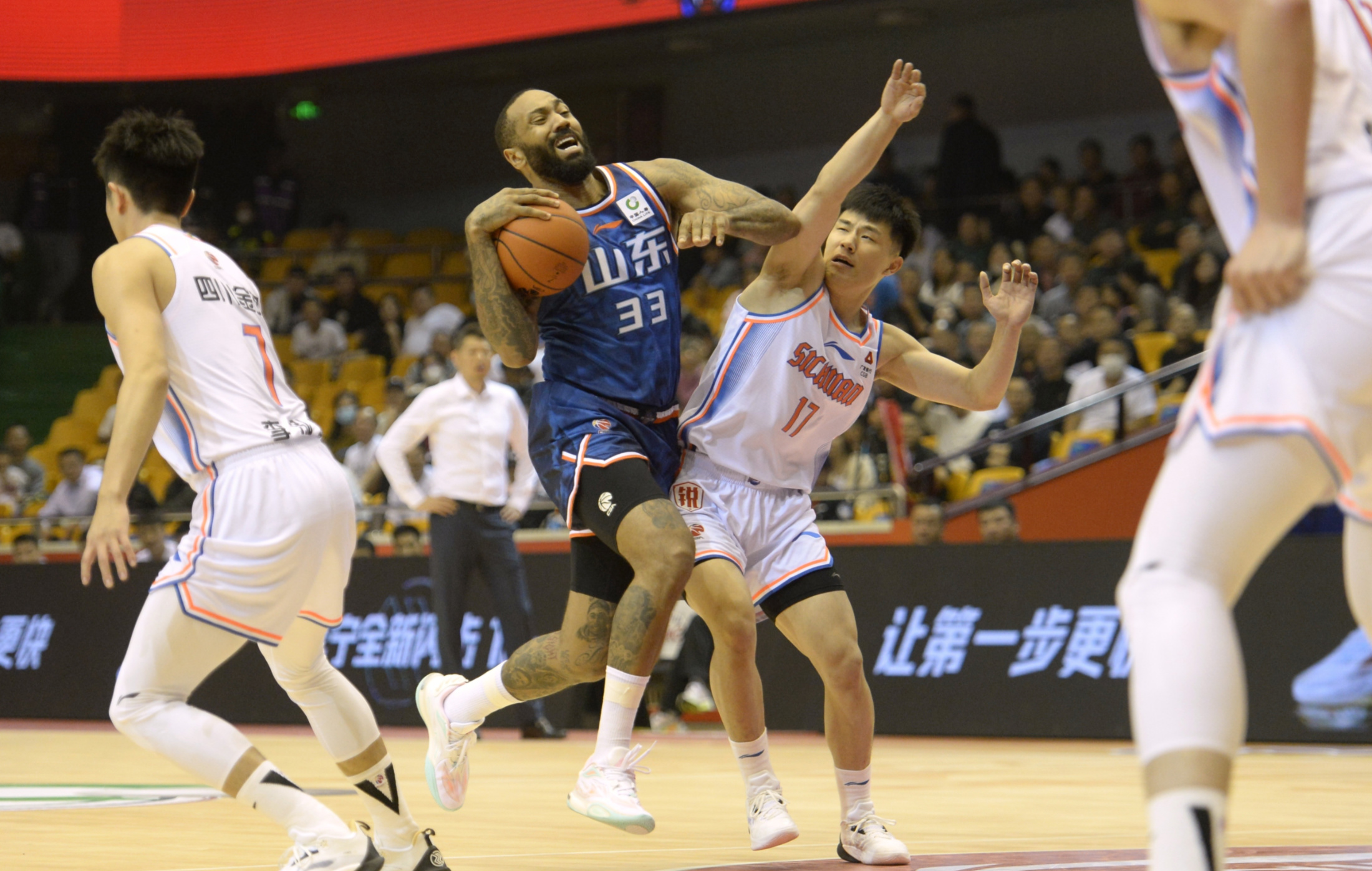 开云体育官网-今夜北京国安完成体检：CBA常规赛节点到来，目标明确，阵容厚度经受考验(cba公布常规赛第11轮最佳阵容)