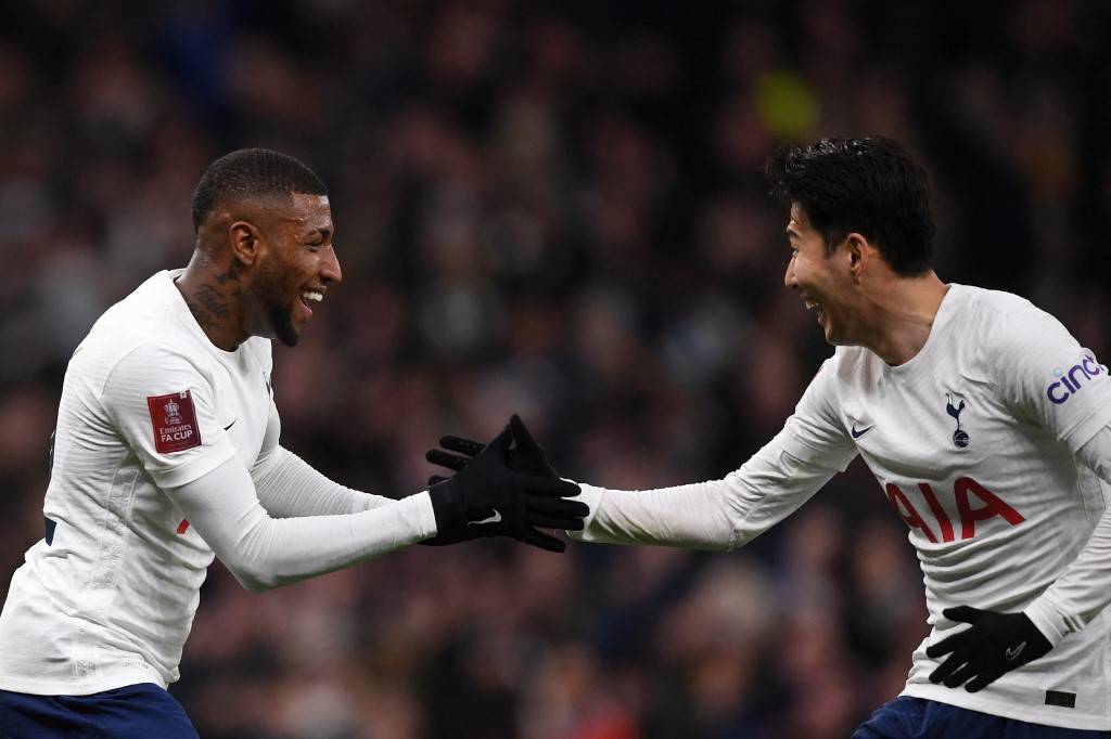 里昂迎足总杯关键赛，今晨队长鼓劲，态度坚定，数据趋势出现新变化(排球少年剧场版垃圾桶大战)