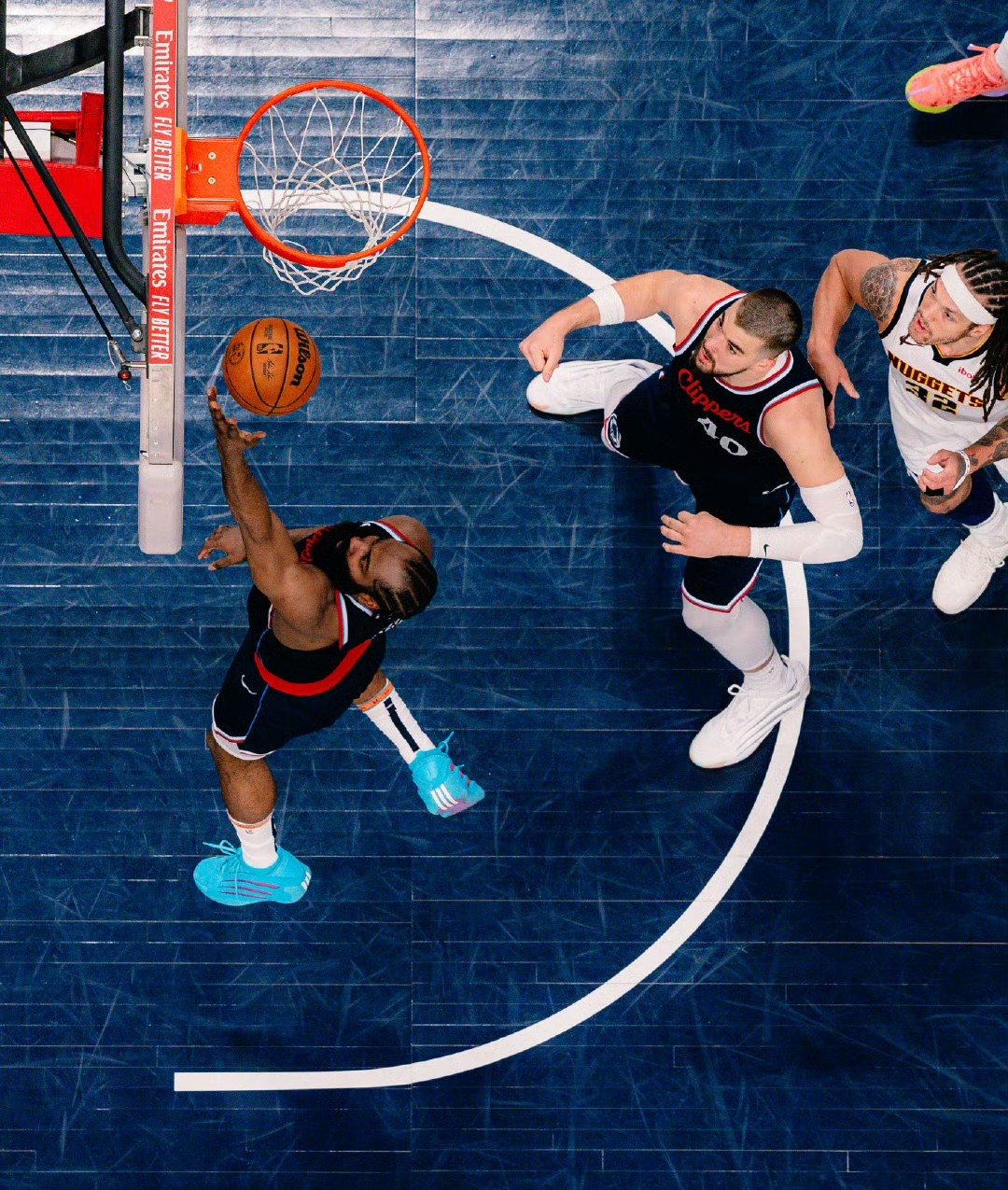 关于赛地聚焦——NBA总决赛赛前热度飙升，克里夫兰骑士临场应变，气氛紧张，纪律约束更严格的信息