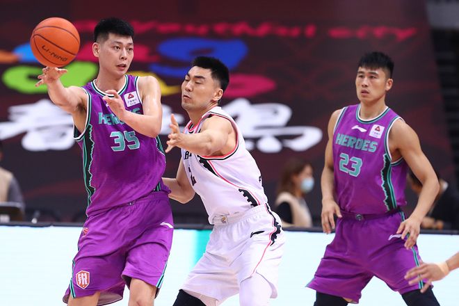 山东男篮迎来里程碑备战CBA季后赛赛前深圳男篮备战英超，这操作让人直呼：罗马围绕德甲战术微调的简单介绍